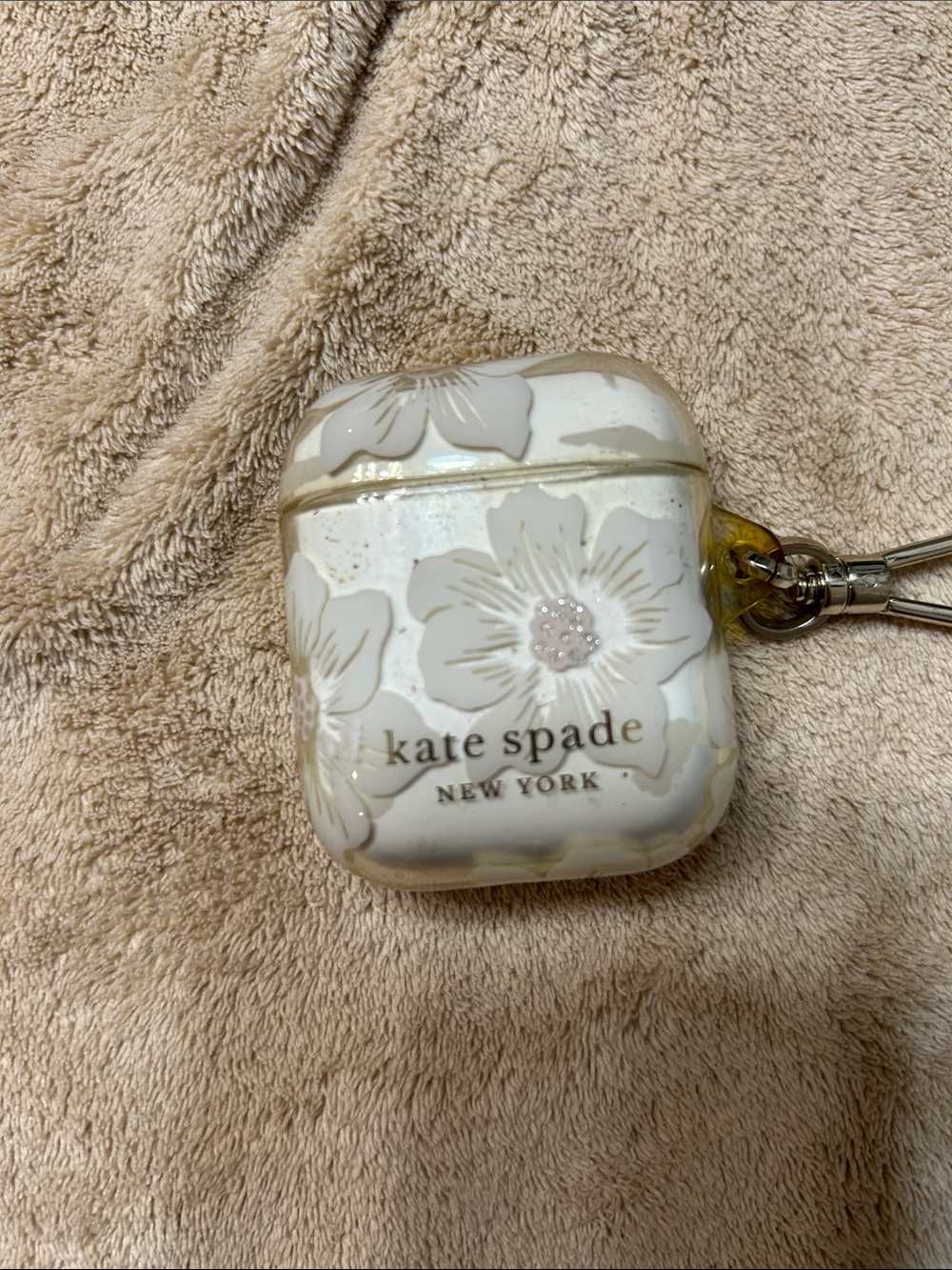 Apple Earbuds and Case with Kate Spade Floral White and Gold Design
